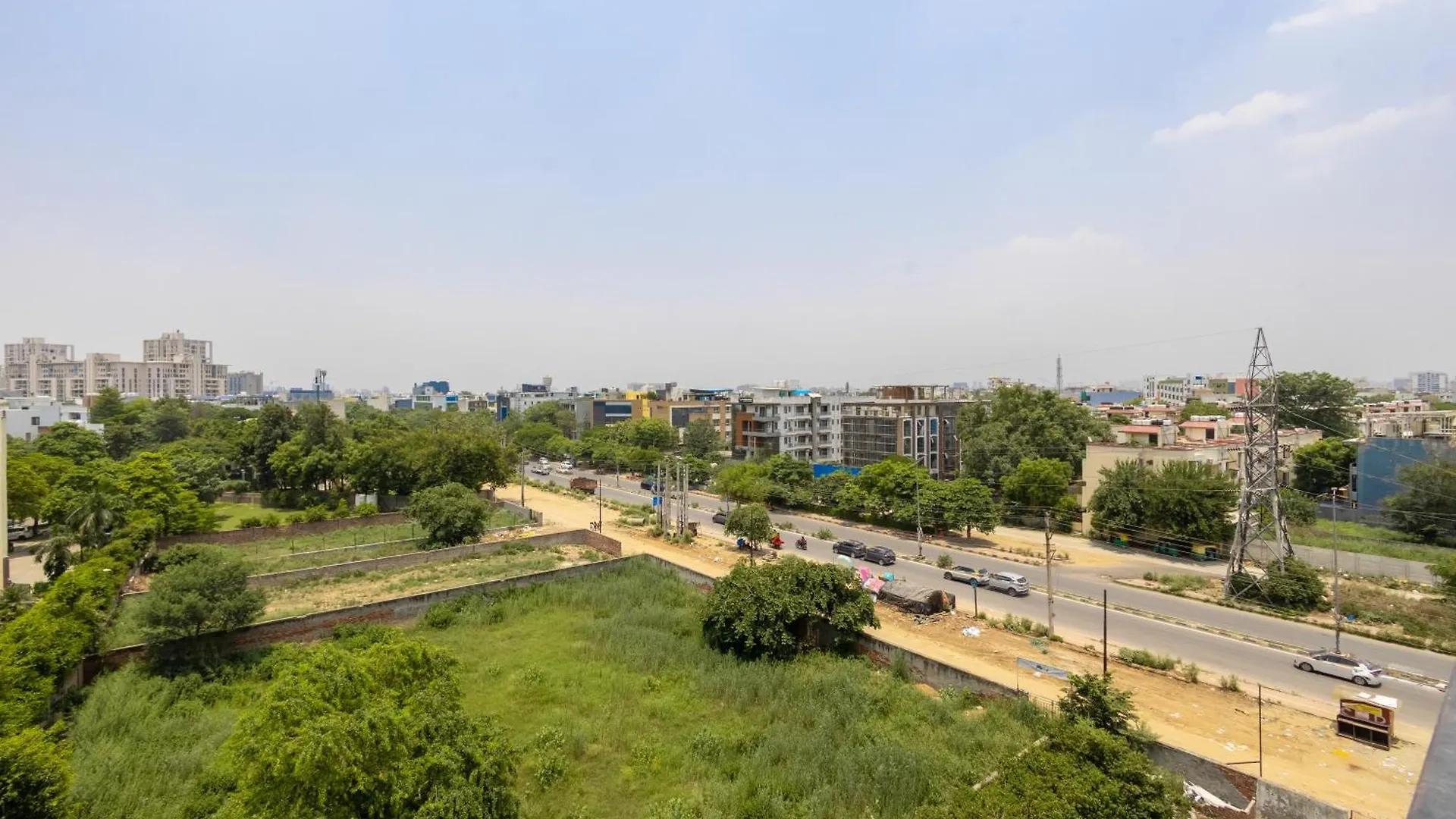 Hotel Saltstayz Premier - Sector 50 & Golf Course Ext Road Gurgáon