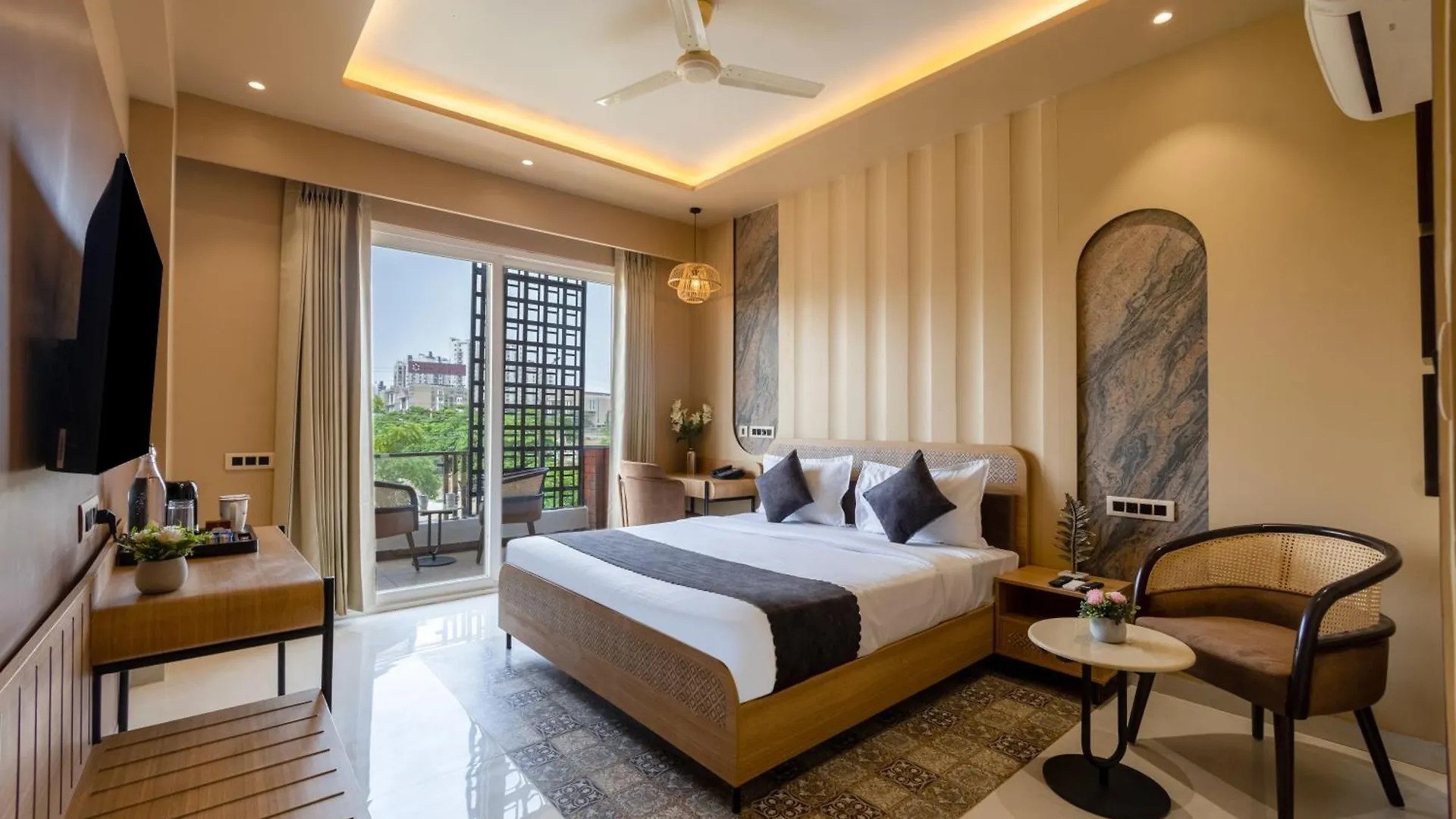 Hotel Saltstayz Premier - Sector 50 & Golf Course Ext Road Gurgáon