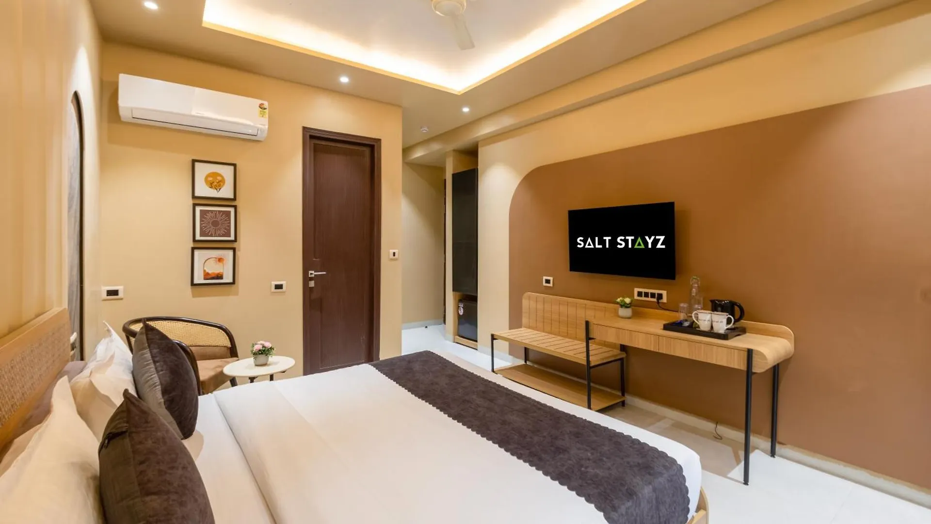 Saltstayz Premier - Sector 50 & Golf Course Ext Road Gurgáon 3*,  Indie