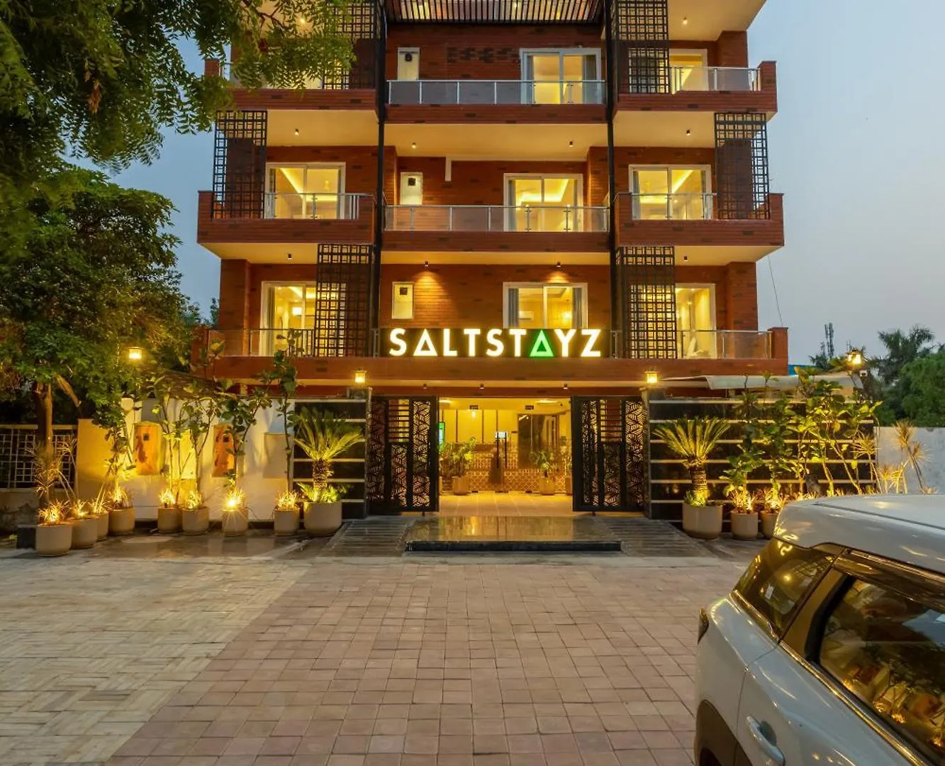Saltstayz Premier - Sector 50 & Golf Course Ext Road Gurgáon Hotel