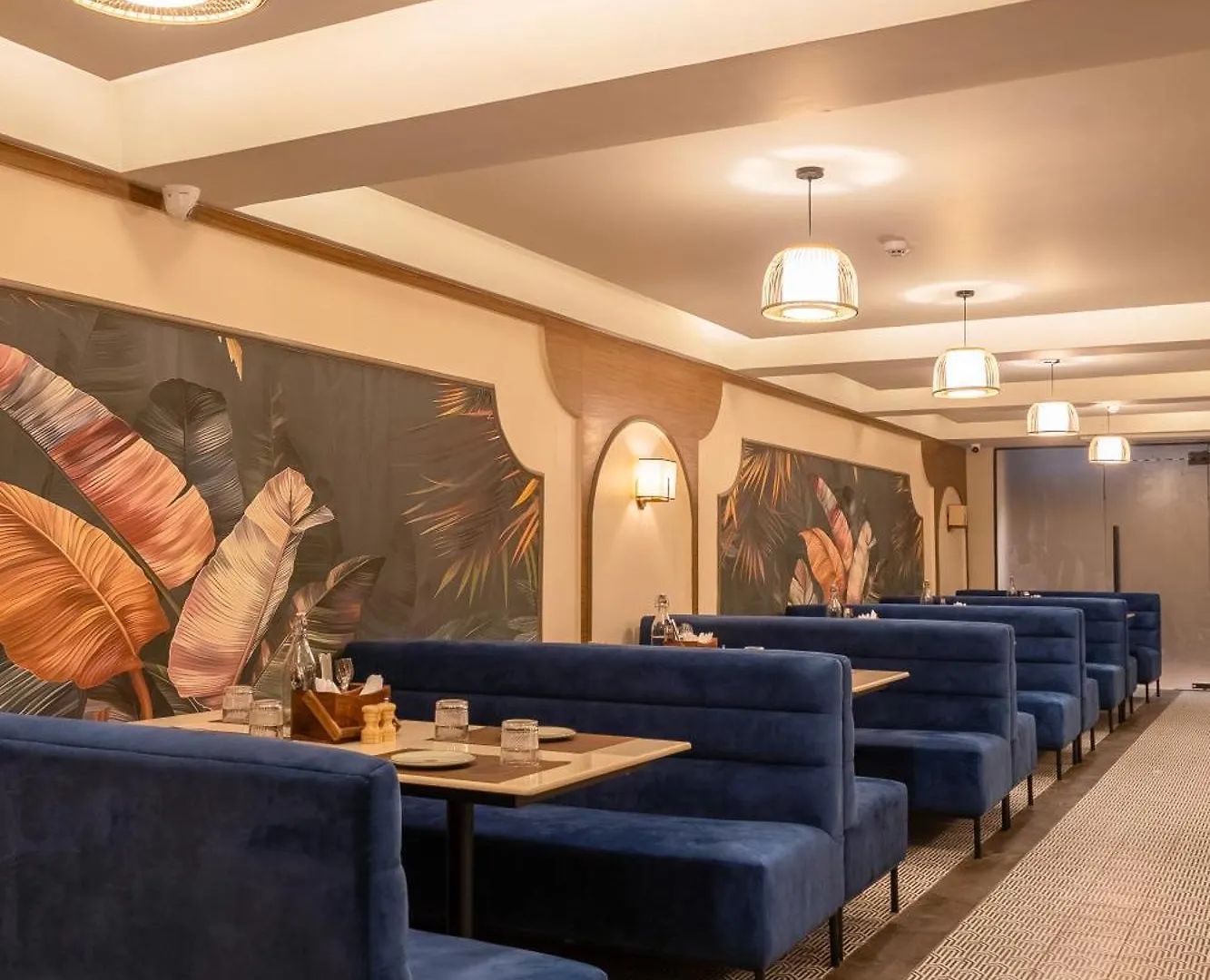 Hotel Saltstayz Premier - Sector 50 & Golf Course Ext Road Gurgáon