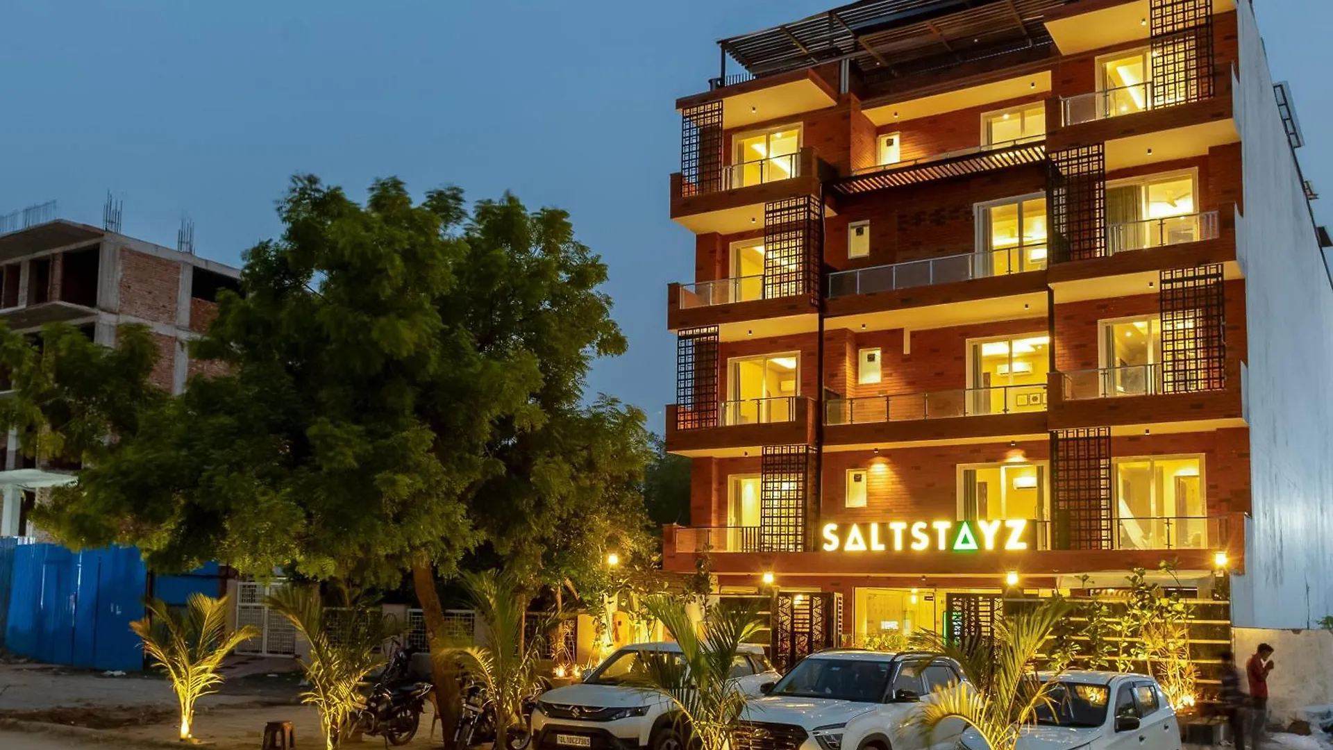 Hotel Saltstayz Premier - Sector 50 & Golf Course Ext Road Gurgáon